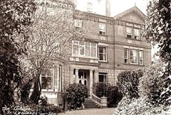 The-Lindens-18-Upper-Maze-Hill.-1912.-1